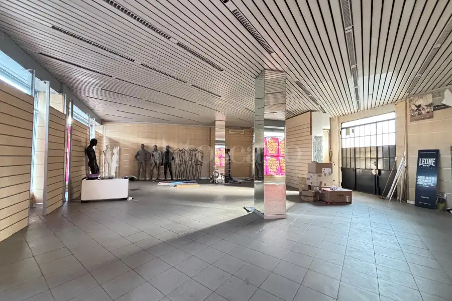 Negozio in vendita di 110 mq a €150.000 (rif. 1/2026)