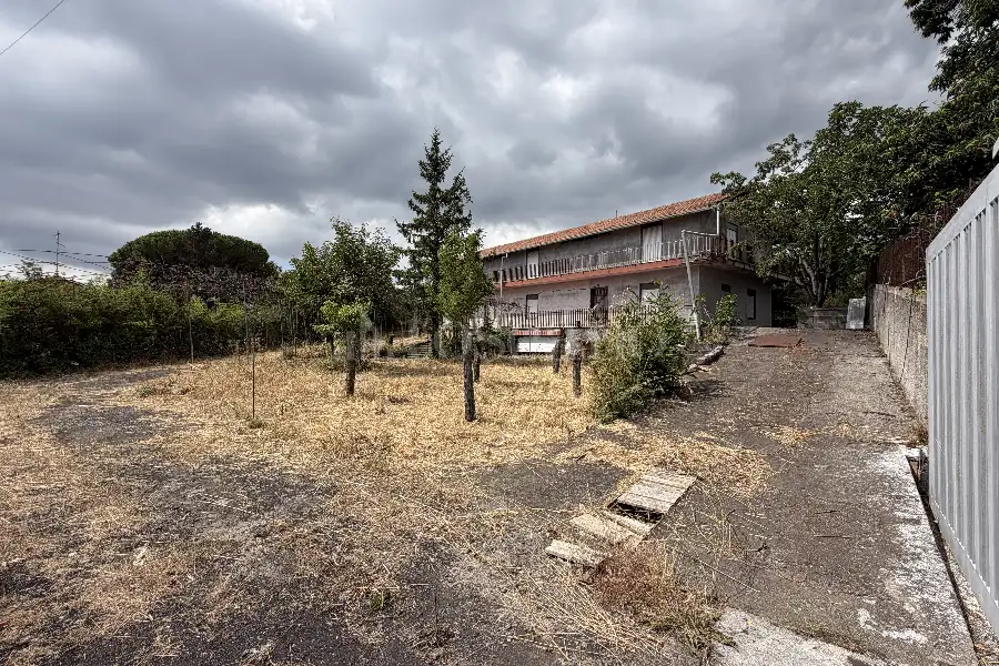 Villa in vendita di 260 mq a €116.000 (rif. 165/2026)