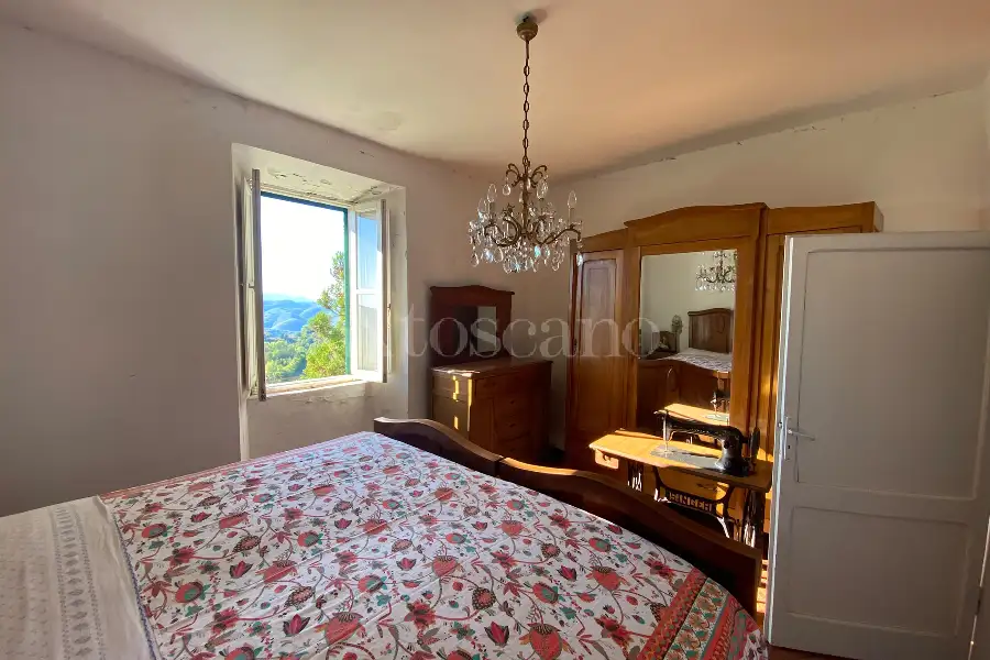 Palazzo in vendita di 250 mq a €75.000 (rif. 7/2025)