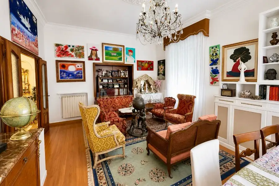 Casa in vendita di 250 mq trattativa riservata (rif. 13/2026)