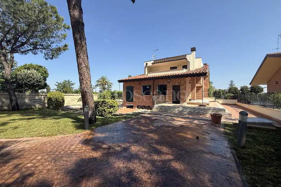 Villa Bifamiliare in affitto di 135 mq a €1.900 (rif. 9/2026)
