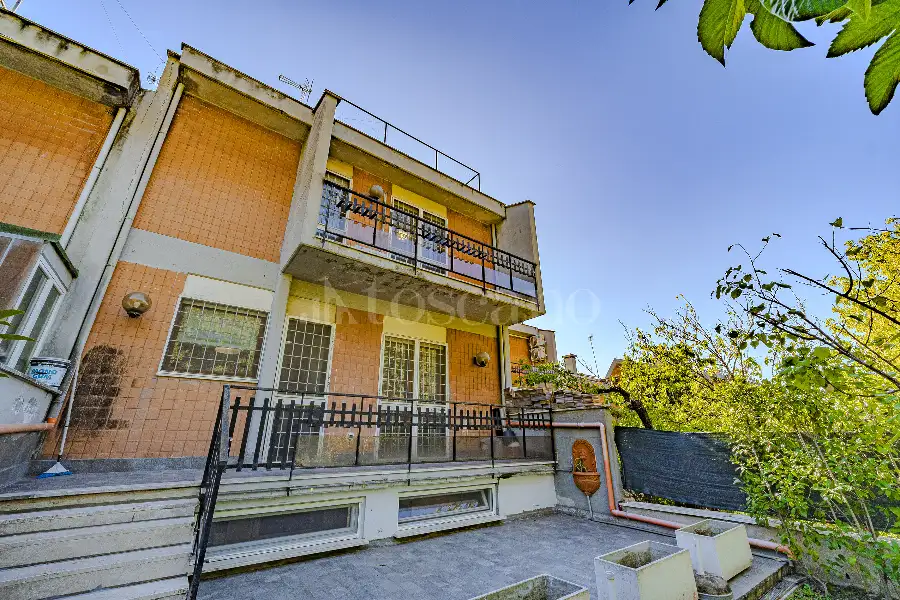 Casa in vendita di 220 mq a €799.000 (rif. 35/2026)