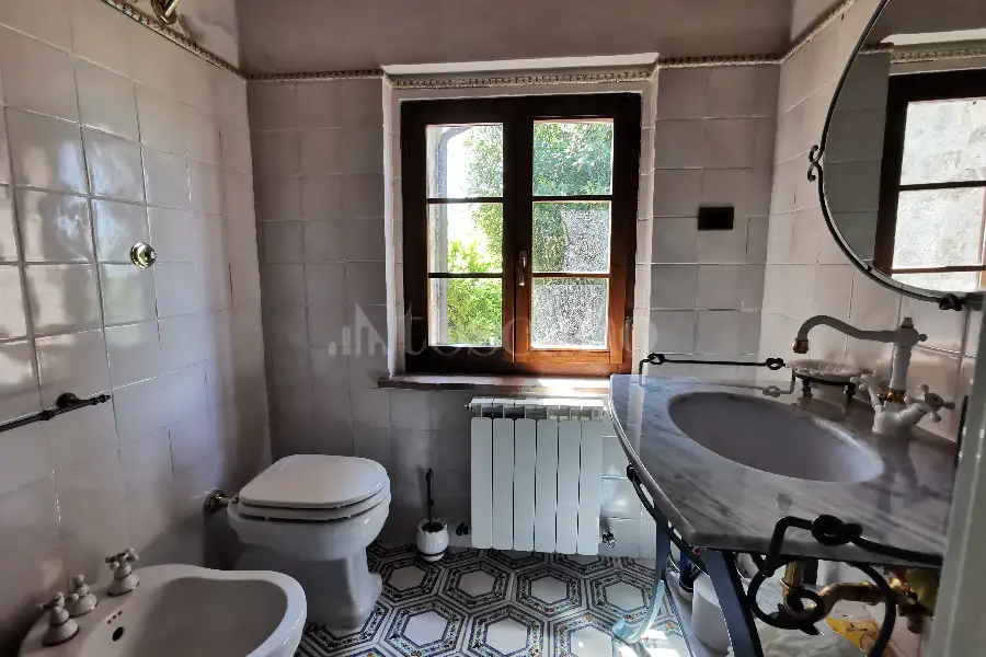 Casale in vendita di 300 mq a €570.000 (rif. 24/2022)
