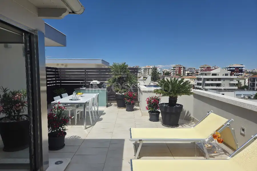 Attico in vendita di 130 mq a €470.000 (rif. 8/2026)