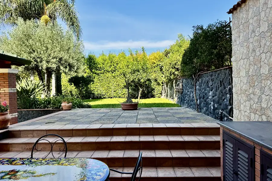 Villa Bifamiliare in vendita di 160 mq a €598.000 (rif. 156/2026)