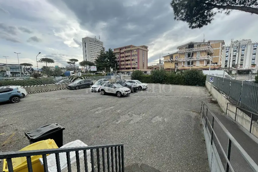 Ufficio in affitto di 200 mq a €1.250 (rif. 27/2026)