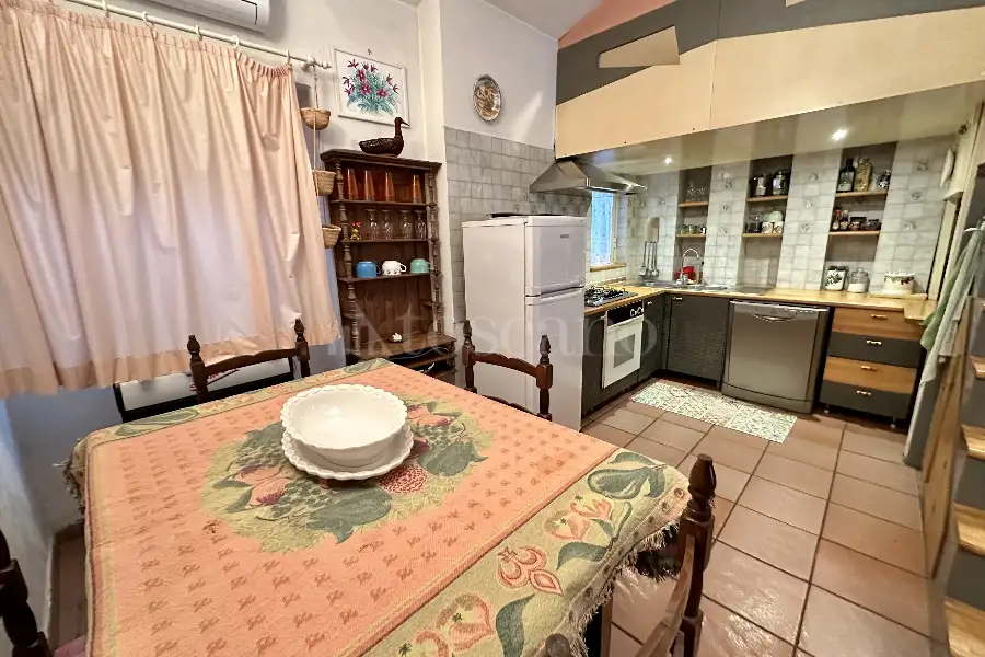 Casale in vendita di 200 mq a €790.000 (rif. 22/2025)