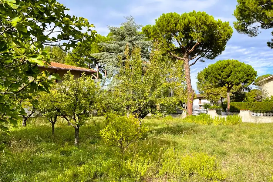 Villa in vendita di 305 mq a €650.000 (rif. 12/2025)