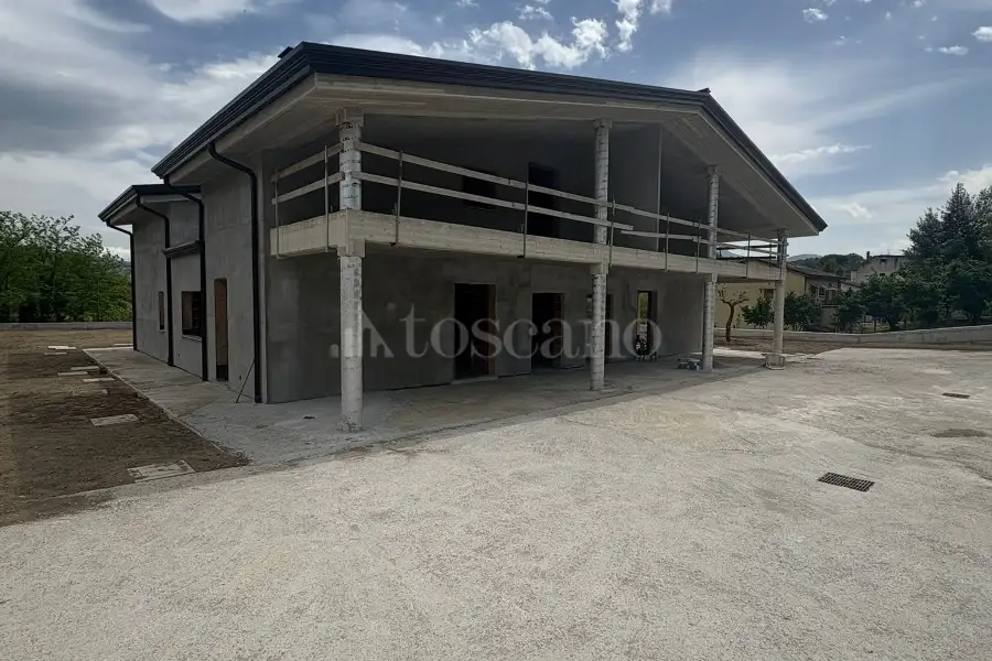 Villa Bifamiliare in vendita di 280 mq a €250.000 (rif. 77/2026)