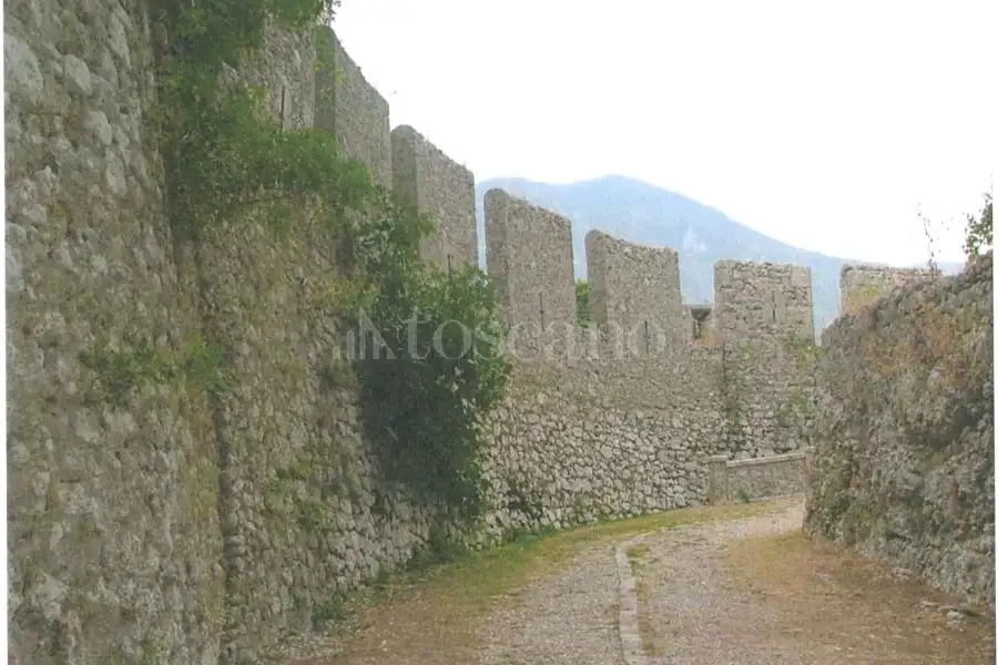 Palazzo in vendita di 3.000 mq trattativa riservata (rif. 69/2026)