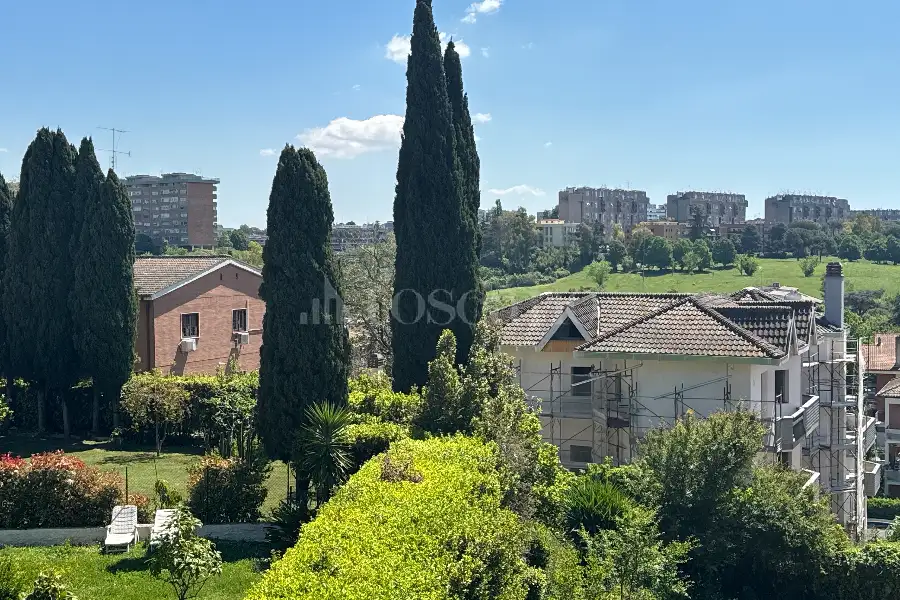 Villa Plurifamiliare in vendita di 300 mq a €649.000 (rif. 18/2026)