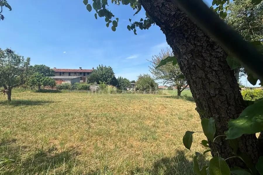 Casale in vendita di 840 mq a €650.000 (rif. 38/2026)