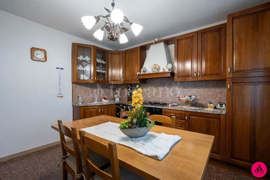 Casa Indipendente in vendita di 254 mq a €250.000 (rif. 150/2026)