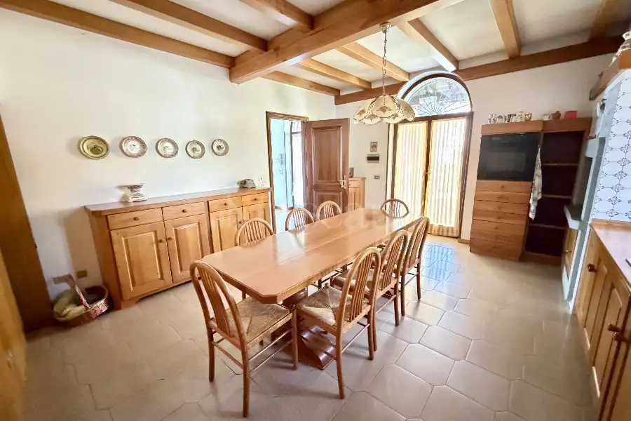 Villa in vendita di 400 mq a €870.000 (rif. 13/2026)