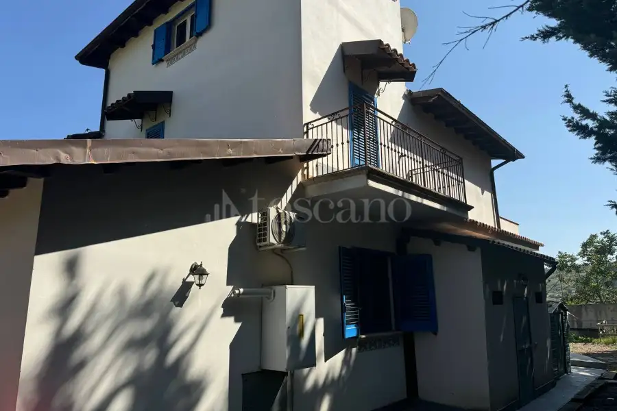 Villa in vendita di 400 mq a €420.000 (rif. 81/2024)