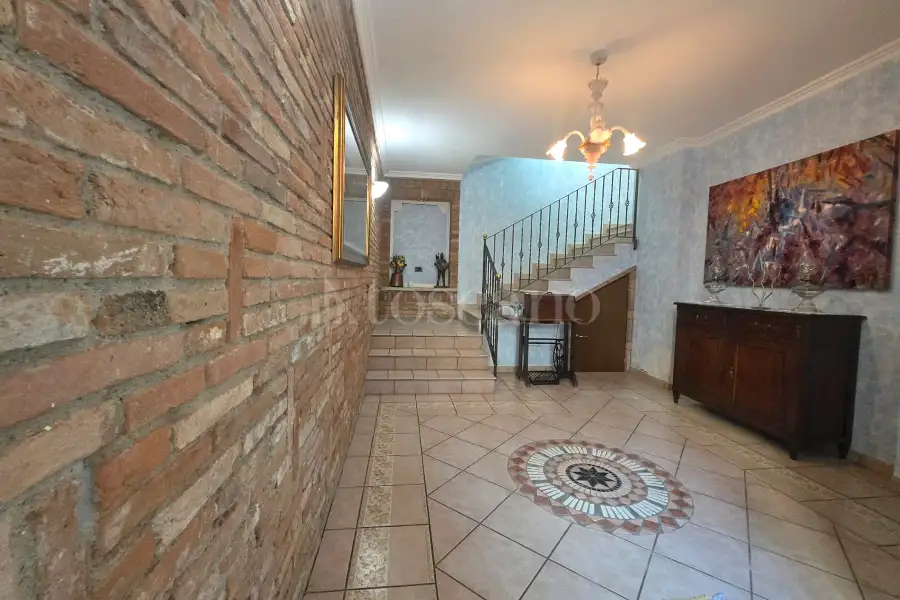 Casa Indipendente in vendita di 410 mq a €615.000 (rif. 40/2025)