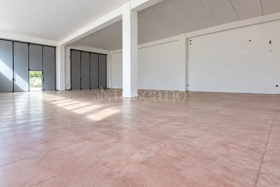 Capannone in vendita di 310 mq a €250.000 (rif. 214/2026)