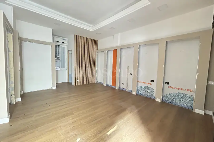 Negozio in affitto di 30 mq a €1.000 (rif. 12/2026)