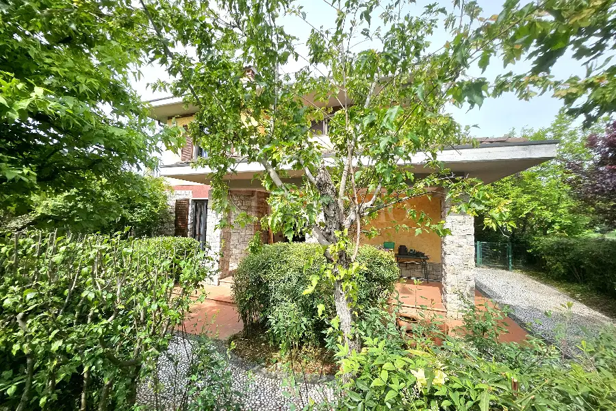 Villa Bifamiliare in vendita di 210 mq a €399.000 (rif. 13/2026)