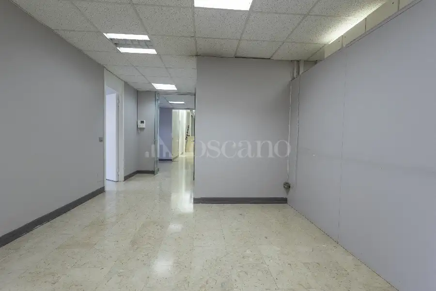 Ufficio in affitto di 255 mq a €6.000 (rif. 138/2025)