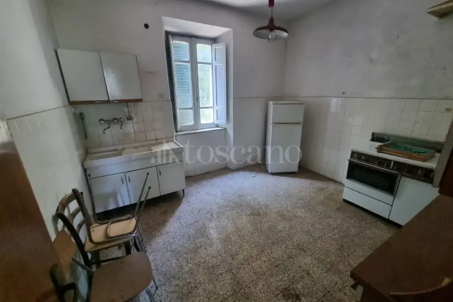 Casale in vendita di 660 mq a €95.000 (rif. 22/2025)