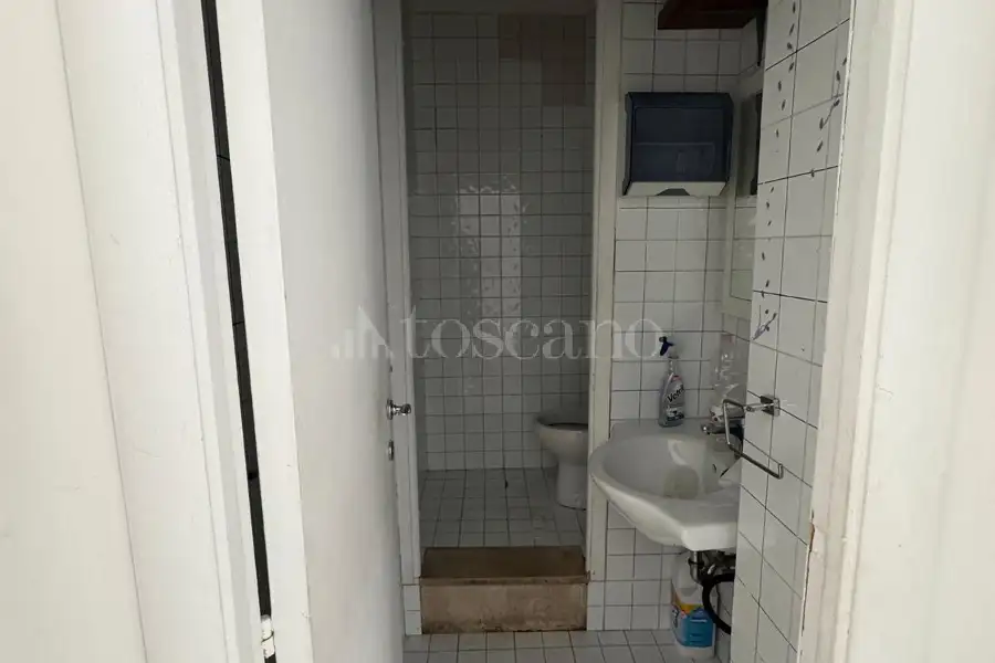 Negozio in affitto di 150 mq a €1.500 (rif. 1/2024)