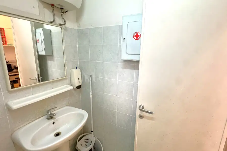 Negozio in vendita di 44 mq a €57.000 (rif. 22/2026)
