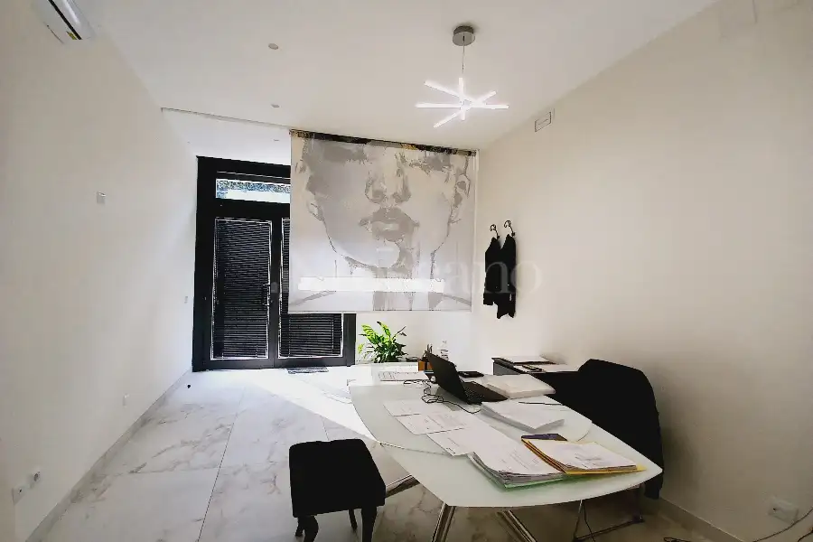 Negozio in vendita di 60 mq a €285.000 (rif. 50/2025)