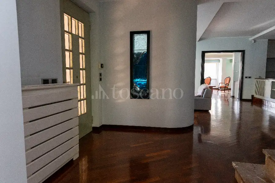 Villa in vendita di 700 mq a €580.000 (rif. 131/2025)