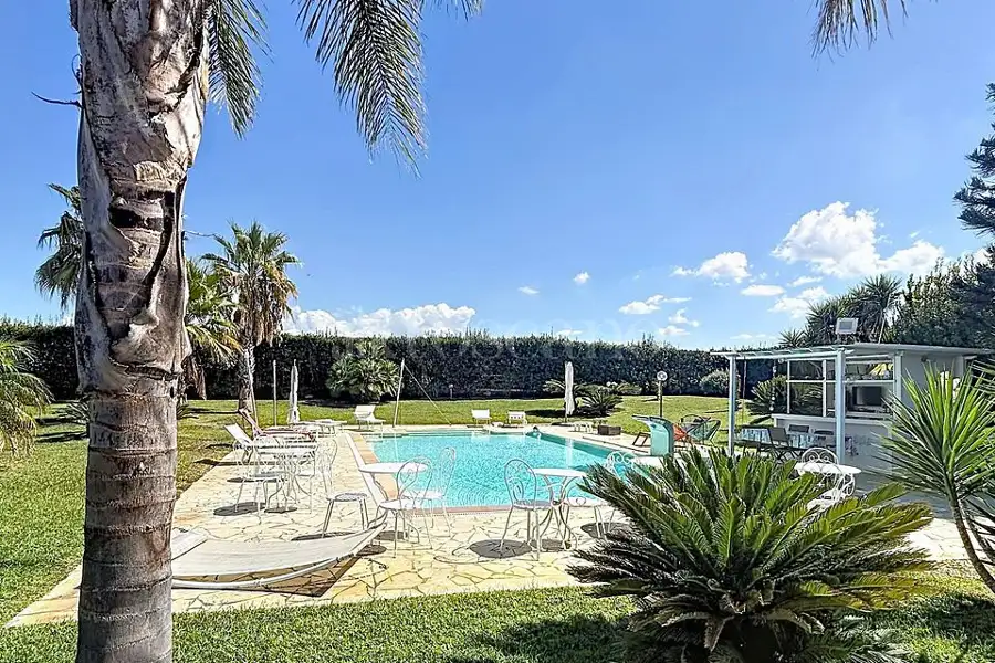 Casa Indipendente in vendita di 250 mq a €879.000 (rif. 203/2026)