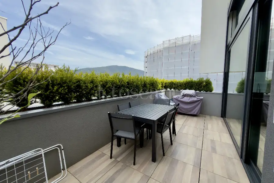 Villa Plurifamiliare in vendita di 120 mq a €760.000 (rif. 33/2026)