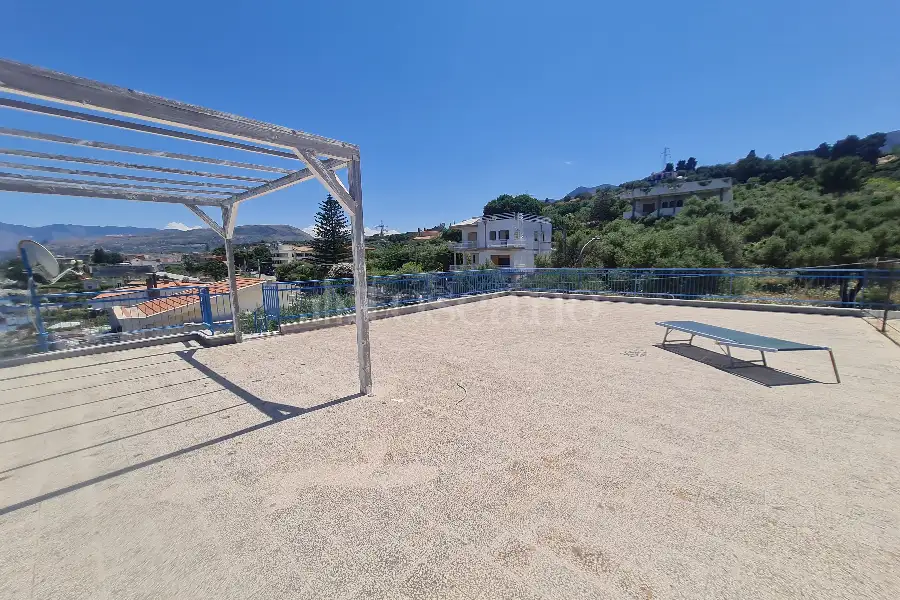 Villa Bifamiliare in vendita di 203 mq a €760.000 (rif. 51/2026)