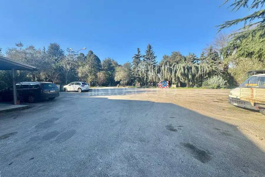 Capannone in affitto di 700 mq a €2.600 (rif. 20/2026)