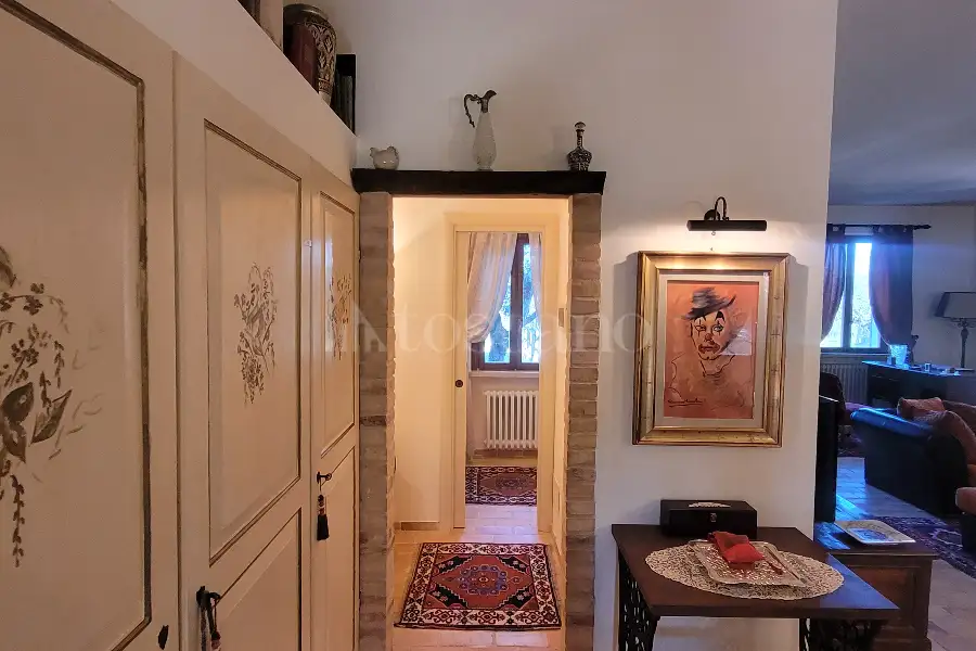 Villa in vendita di 480 mq a €880.000 (rif. 4/2026)