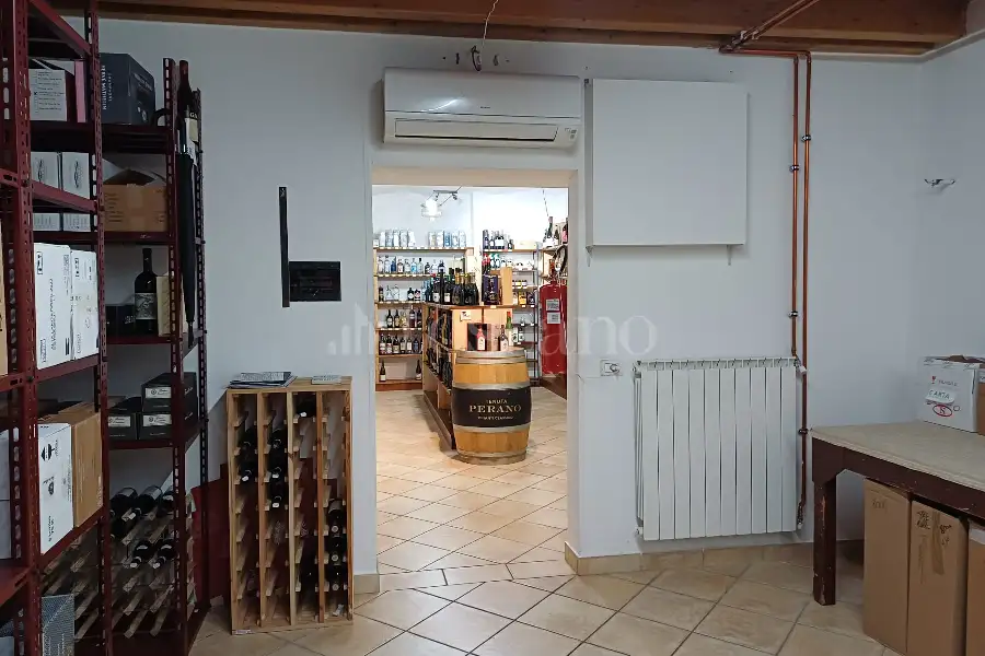 Attività Commerciale in vendita di 120 mq a €79.000 (rif. 220/2026)