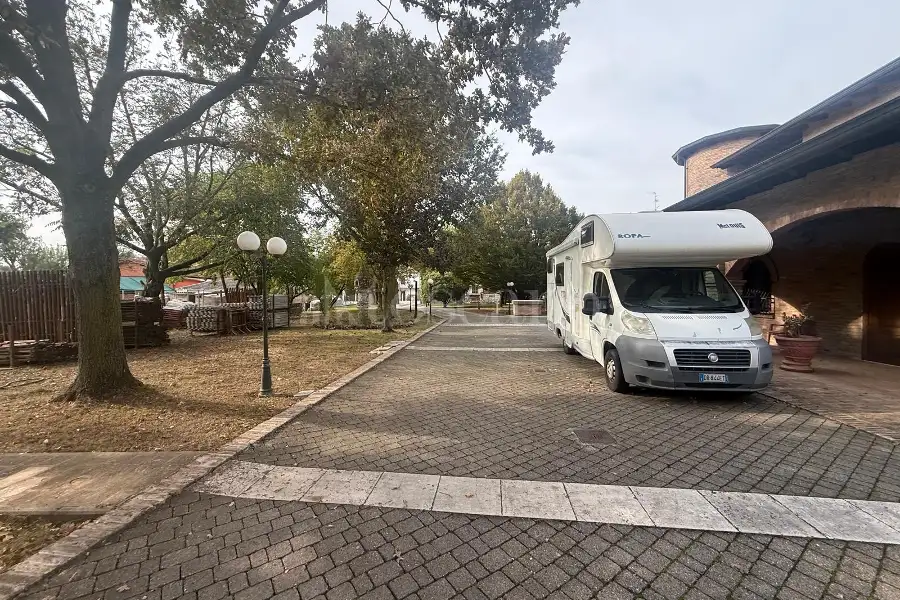 Casa Indipendente in vendita di 332 mq a €655.000 (rif. 52/2026)