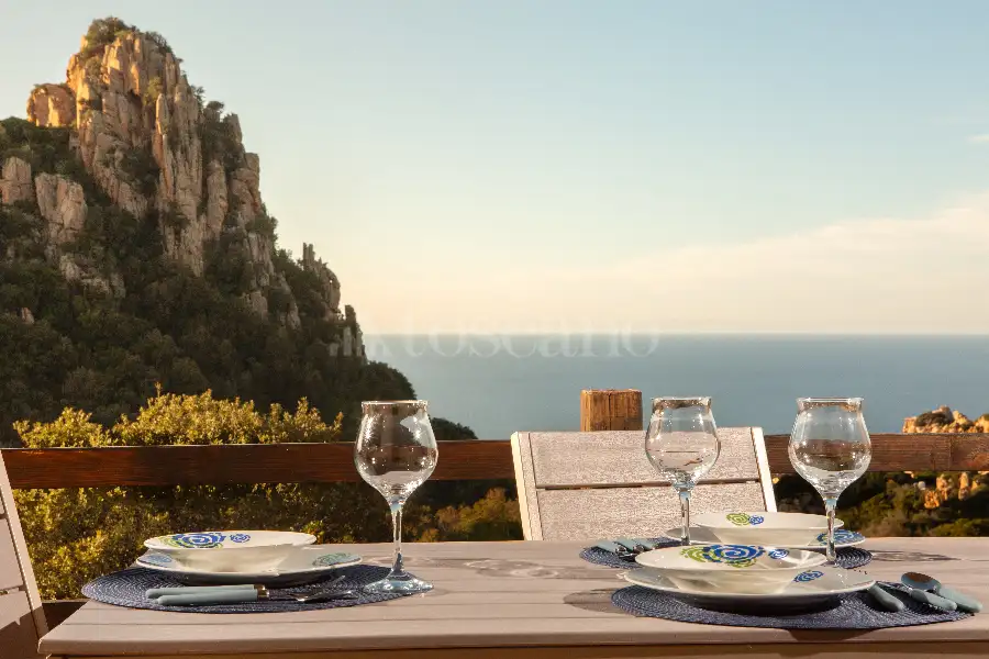 Villa Plurifamiliare in vendita di 256 mq a €770.000 (rif. 1/2026)