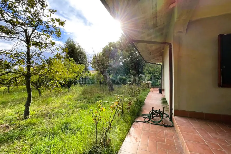Villa in vendita di 305 mq a €650.000 (rif. 12/2025)