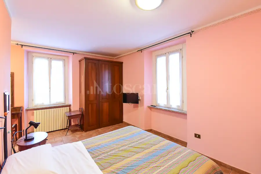 Palazzo in vendita di 300 mq a €355.000 (rif. 31/2024)