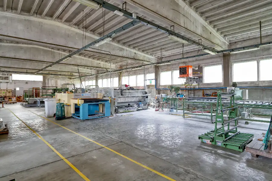 Capannone in vendita di 1.750 mq a €1.100.000 (rif. 135/2026)