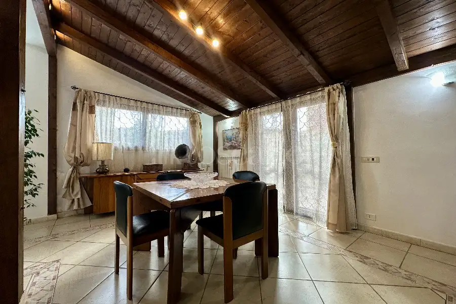 Villa Bifamiliare in vendita di 210 mq a €275.000 (rif. 27/2026)