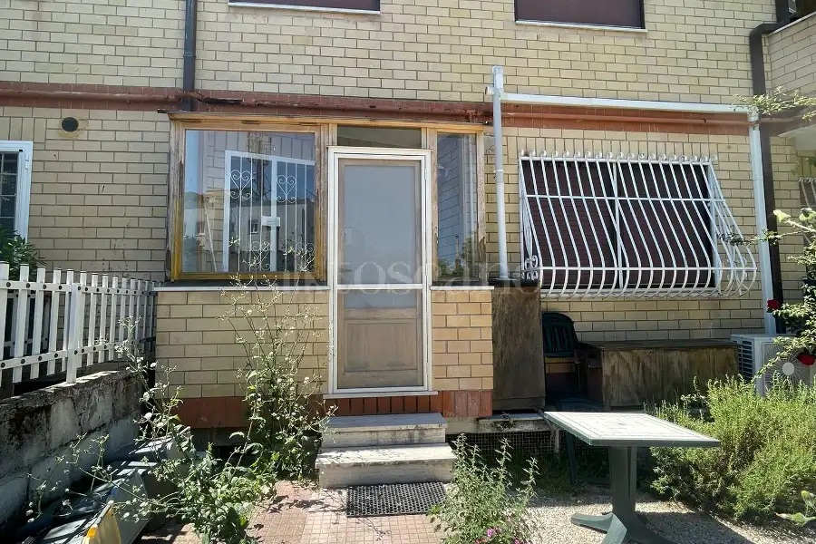 Villa Plurifamiliare in affitto di 98 mq a €1.100 (rif. 32/2026)