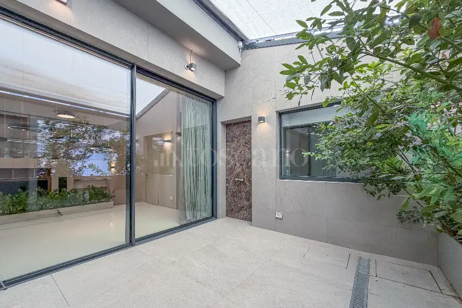 Casa Indipendente in vendita di 185 mq a €1.680.000 (rif. 8/2026)