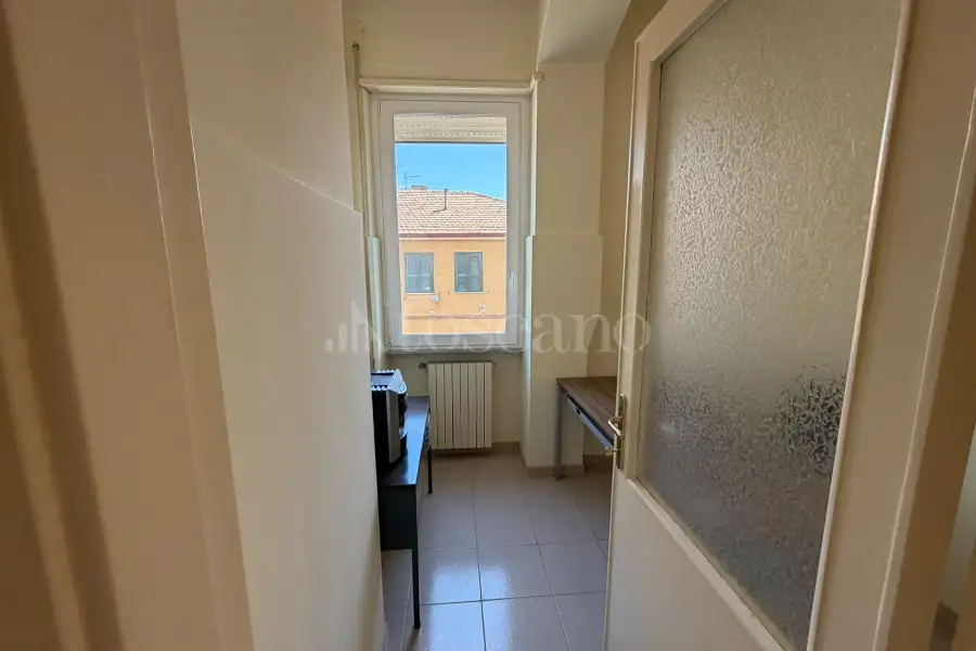 Ufficio in affitto di 80 mq a €700 (rif. 4/2026)