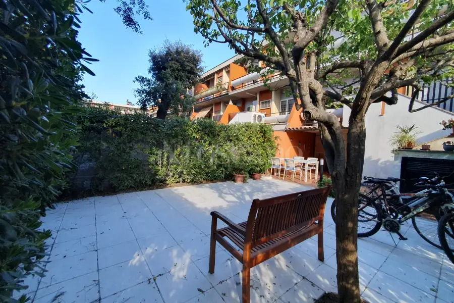 Villino a Schiera in affitto di 90 mq a €1.600 (rif. 4/2026)