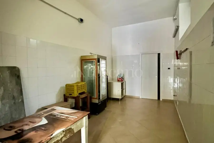 Negozio in affitto di 50 mq a €450 (rif. 84/2026)