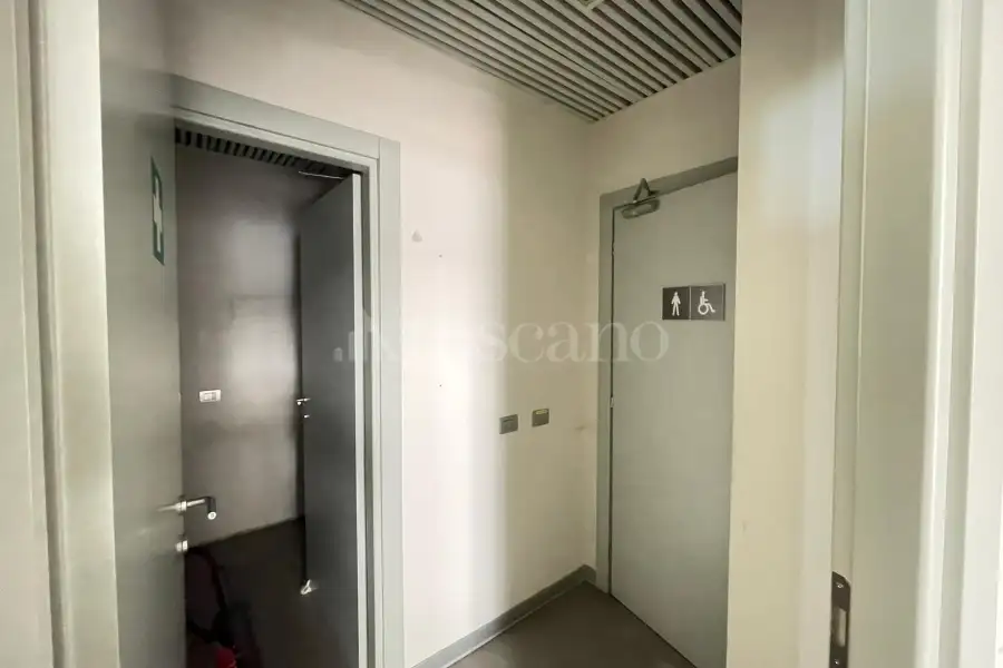 Negozio in vendita di 180 mq a €439.000 (rif. 6/2026)