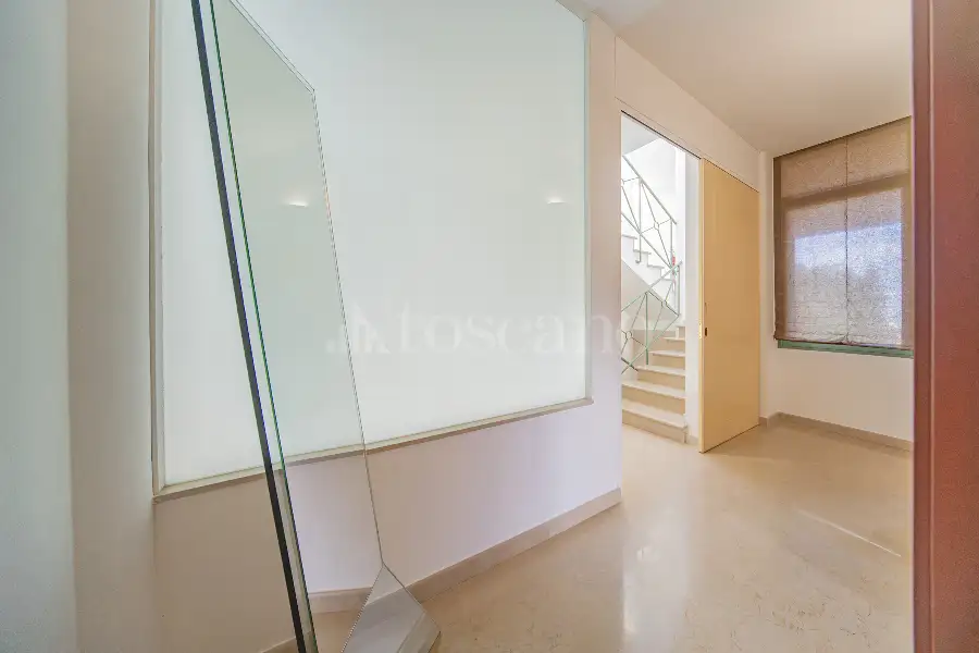Villa in vendita di 500 mq a €990.000 (rif. 100/2025)