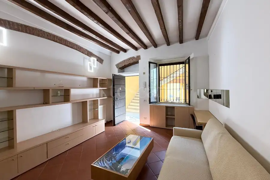 Casa in affitto di 50 mq a €1.100 (rif. 9/2026)