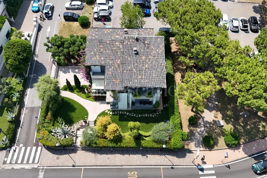 Villa in vendita di 420 mq a €2.700.000 (rif. 31/2025)